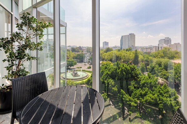 Apartment, Balcony (702) | Living area