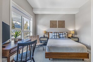 1 bedroom, desk, iron/ironing board, travel crib - Panorama Peaks Escape [Outdoor Heated Pool/Hot Tub] (Canmore)