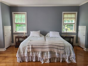 Penthouse Suite At Cozy Homeva | Bureau, espace de travail pour ordinateur portable, rideaux occultants