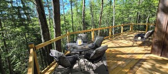 Snowmobile-Friendly Cabin Half mile from Tri-County Corridor w/ Trailer Parking