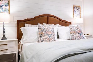 3 slaapkamers, een strijkplank/strijkijzer, reisbedje, gratis wifi