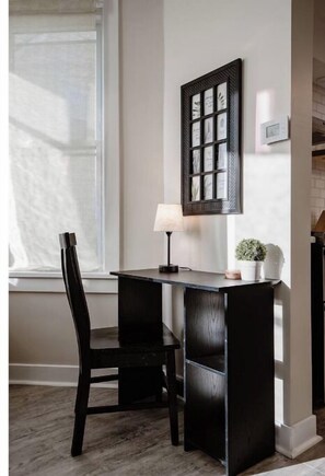 Interior - Laurium Sleeps 12, Parking, Ski & Snowmobile
 (Laurium)