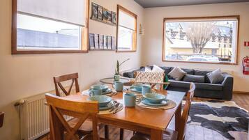 Bao gồm bữa sáng đặc sản địa phương hàng ngày