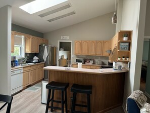 Private kitchen - Lake House Getaway! 4-bedroom house on Boone Lake near JC with AC, WiFi, Dock (Piney Flats)