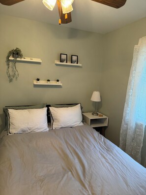4 bedrooms, WiFi, bed sheets