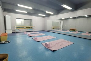 Unclassified image, 4 of 103, button - NEW OVERSEAS CHINESE HOTEL (Zhoushan)