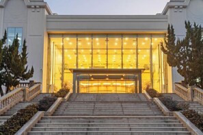 Exterior - NEW OVERSEAS CHINESE HOTEL (Zhoushan)