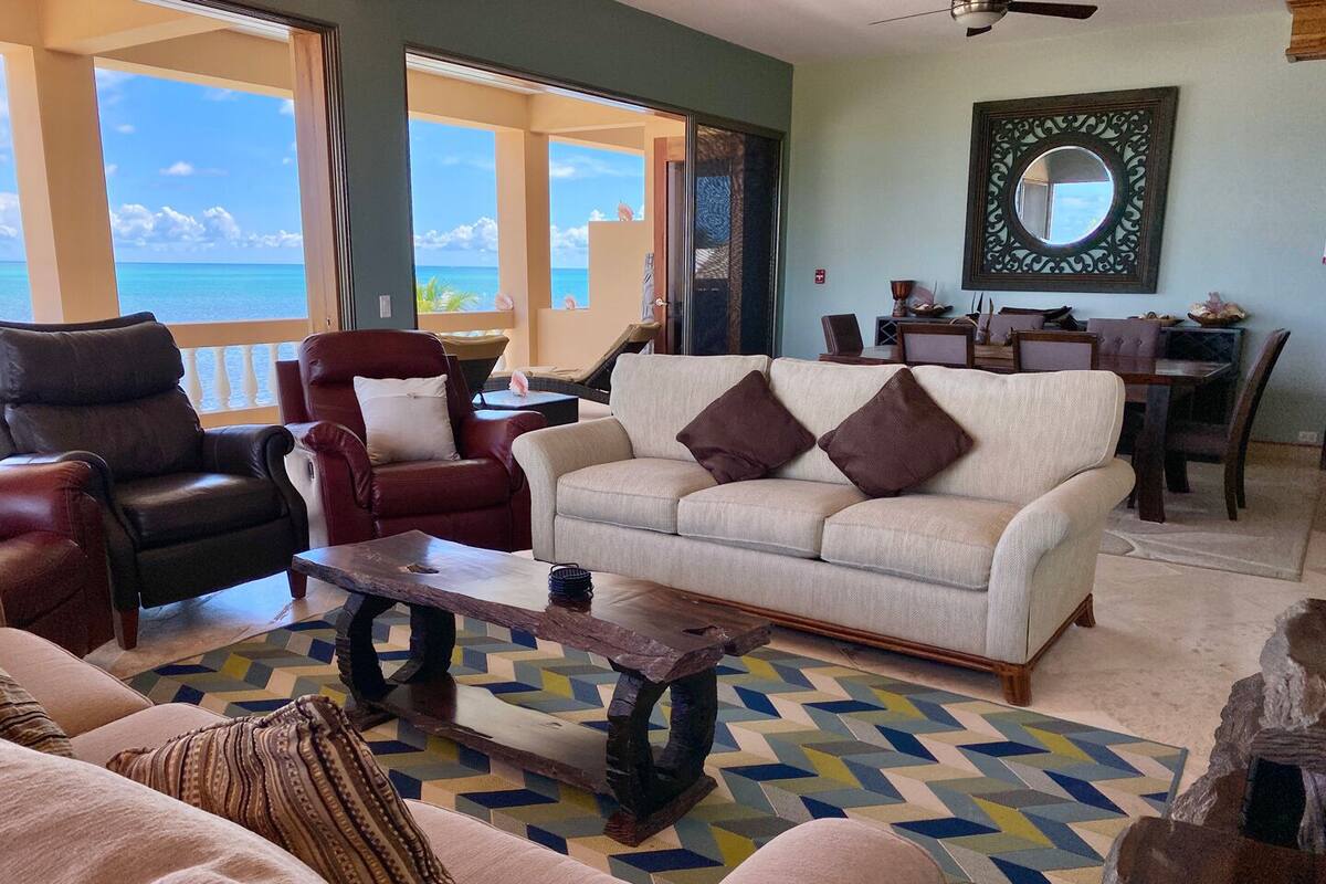 Deluxe Condo | 3 bedrooms, in-room safe, desk, laptop workspace