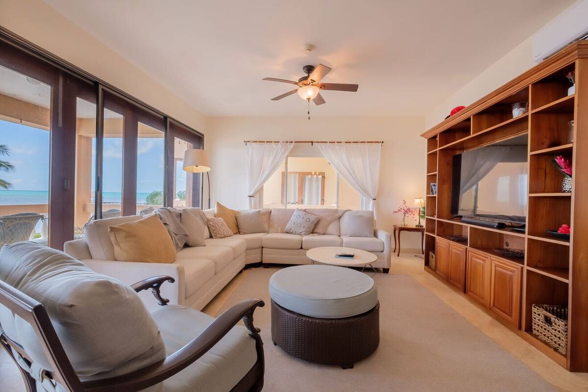 Deluxe Suite, Multiple Beds, Non Smoking | 3 bedrooms, in-room safe, desk, laptop workspace