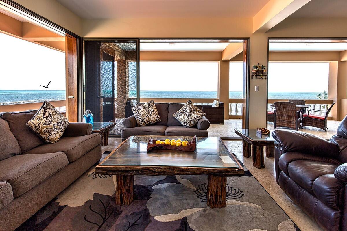 Deluxe Suite, 3 Bedrooms, Non Smoking | 3 bedrooms, in-room safe, desk, laptop workspace