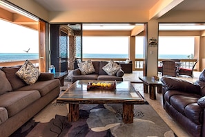 Deluxe Suite, 3 Bedrooms, Non Smoking | 3 bedrooms, in-room safe, desk, laptop workspace