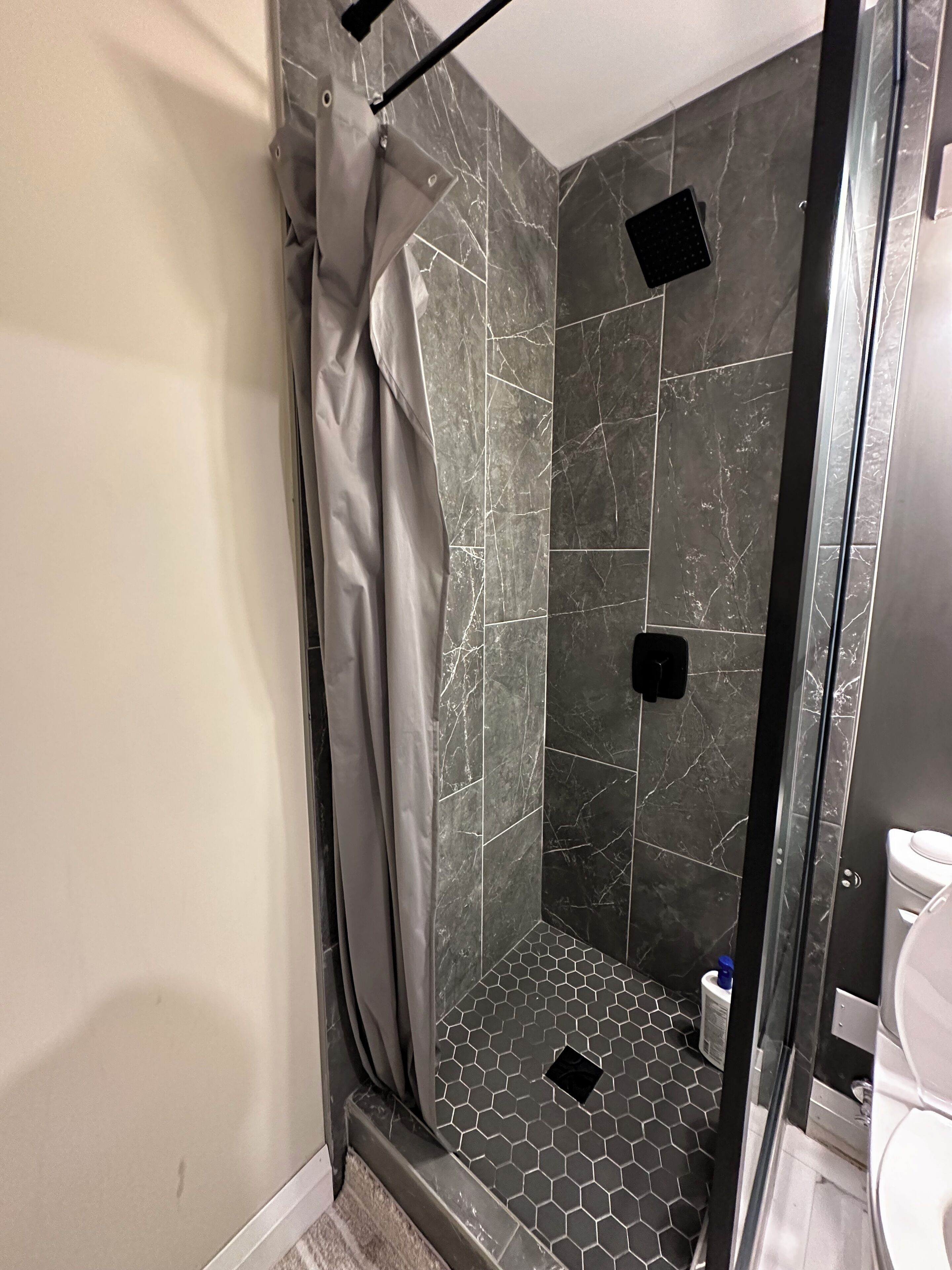 Towels, soap, shampoo, toilet paper