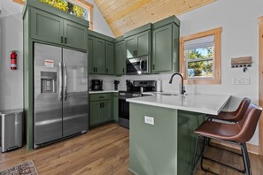 Micro-ondes, four, plaque de cuisson, lave-vaisselle