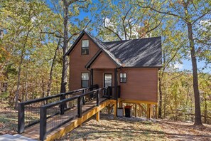 Exterior - TreeHouse, Hot Tub, Wooded Views, Near Lake (Rogers)