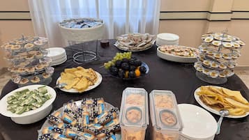 Daily buffet breakfast (EUR 7 per person)