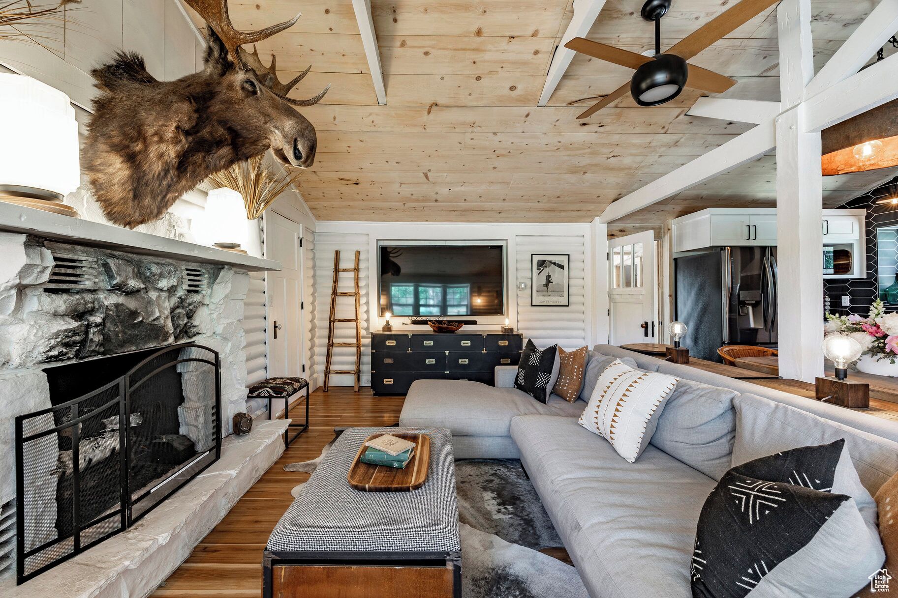 Cozy Luxury River Front Home In Kamas With Hot Tub - Kamas, UT