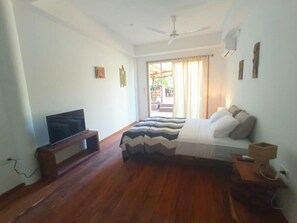 筆電工作空間、隔音、免費無線上網