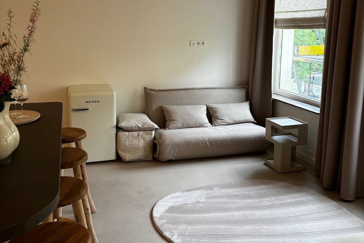Iron/ironing board, free WiFi