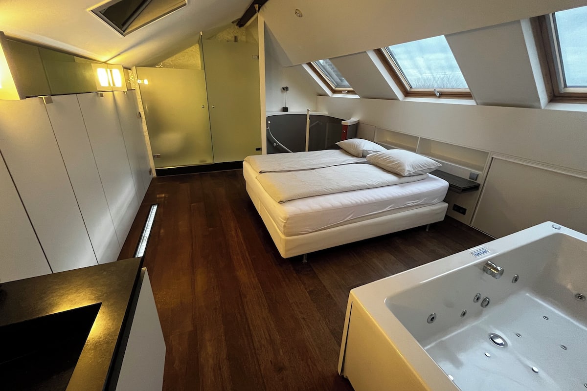Apartamento Deluxe, vistas a la ciudad | Tabla de planchar con plancha y wifi gratis