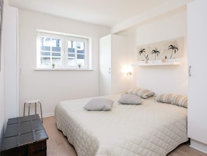 Apartment | 3 bedrooms - 5 Person Holiday Home on a Holiday Park in Bogense (Bogense)