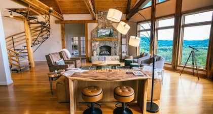 Luxury Lodge! 5000 sqft only 25 mins to Nashville