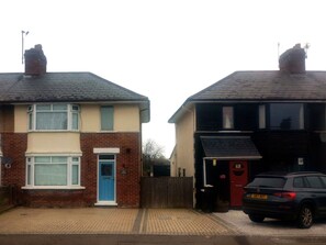 Exterior - 3 Bedrooms House with Private Parking- Florence of Oxford (Oxford)