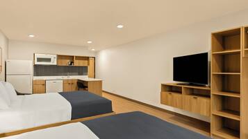 Studio Suite, 2 Queen Beds | Laptop workspace, free WiFi, bed sheets