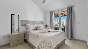 3 makuuhuonetta, työpöytä, silitysrauta/-lauta, ilmainen Wi-Fi