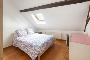 3 bedrooms, iron/ironing board, free WiFi, bed sheets