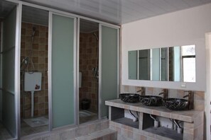 Bathroom - Zhangjiajie Cloud Youth Hostel (Zhangjiajie)