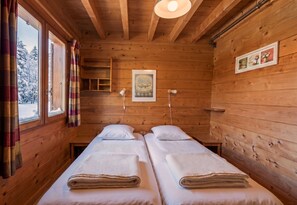 6 Schlafzimmer, Bügeleisen/Bügelbrett, WLAN