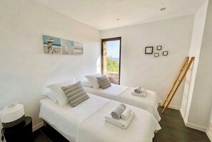 3 bedrooms, iron/ironing board, WiFi