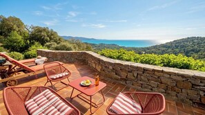 Terrace/patio - Casa-Gaou-Benat : Villa en bord de mer avec vues (Bormes-les-Mimosas)