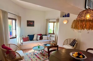 3 chambres, fer et planche à repasser, Wi-Fi, draps fournis