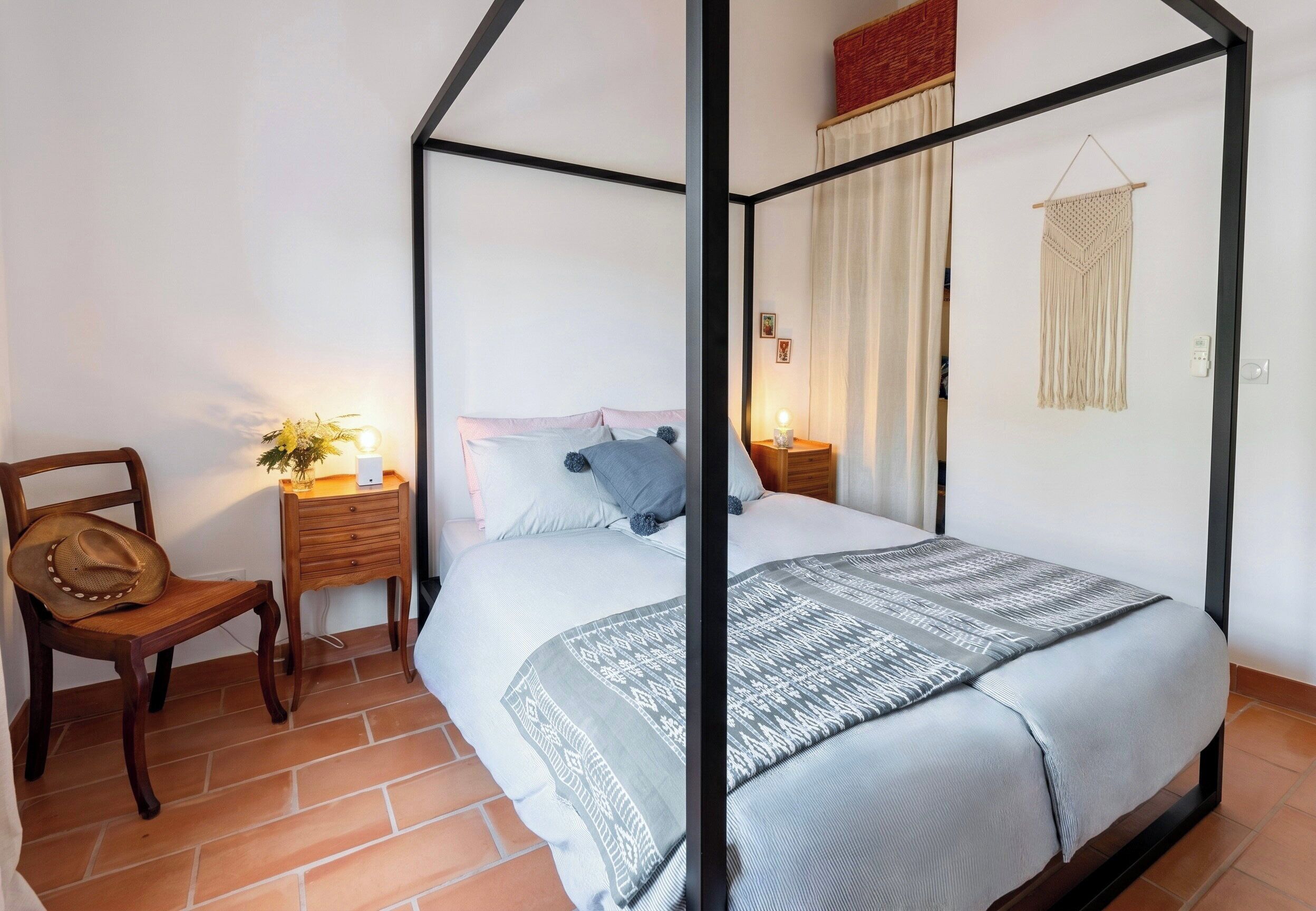 3 chambres, fer et planche à repasser, Wi-Fi, draps fournis