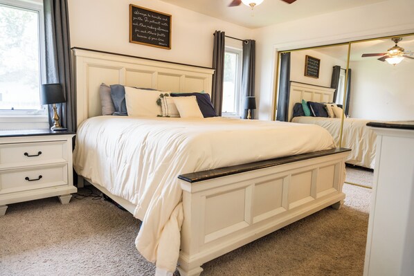 5 bedrooms, iron/ironing board, WiFi, bed sheets