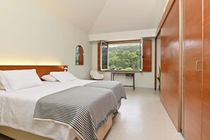 2 soverom, strykejern/-brett, reiseseng for barn og wi-fi (inkludert)