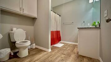 ヘアドライヤー、タオル、石鹸、シャンプー