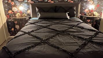 2 多间卧室、办公桌、熨斗/熨衣板、WiFi