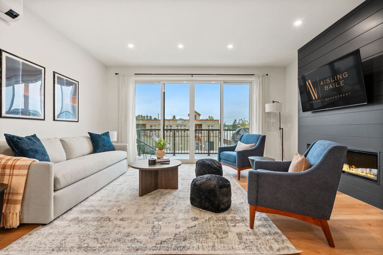 TV connectée, cheminée, baby-foot, espaces bureaux