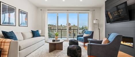 TV connectée, cheminée, baby-foot, espaces bureaux