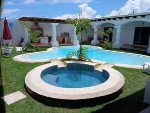 Unclassified image, 2 of 9, button - hotel villa don francisco (Zacapa)