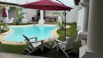 12 outdoor pools