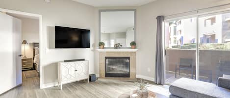 TV, fireplace, stereo