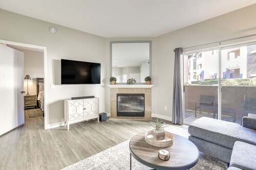 Sunny San Diego Condo w/ Pool Access Near Wineries