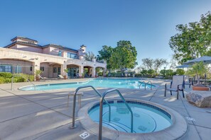 Pool - Sunny San Diego Condo w/ Pool Access Near Wineries (San Diego)