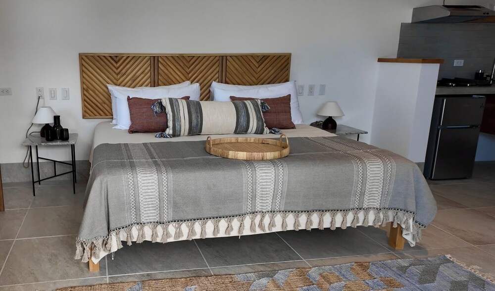 Los Cabos East Cape. New luxury villa, off grid with full AC & WiFi