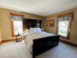 4 habitaciones, tabla de planchar con plancha, wifi y ropa de cama 
