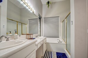 Bidet, Handtücher, Seife, Shampoo