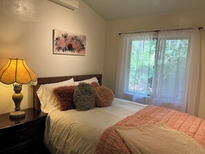 4 bedrooms, WiFi, bed sheets